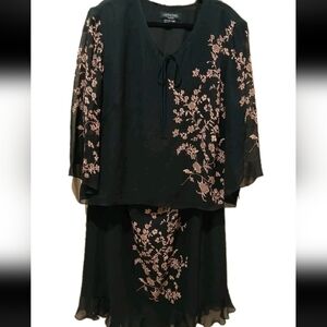 Plus Size 100% Silk Two Piece Set  Cynthia Howie Size: 24W